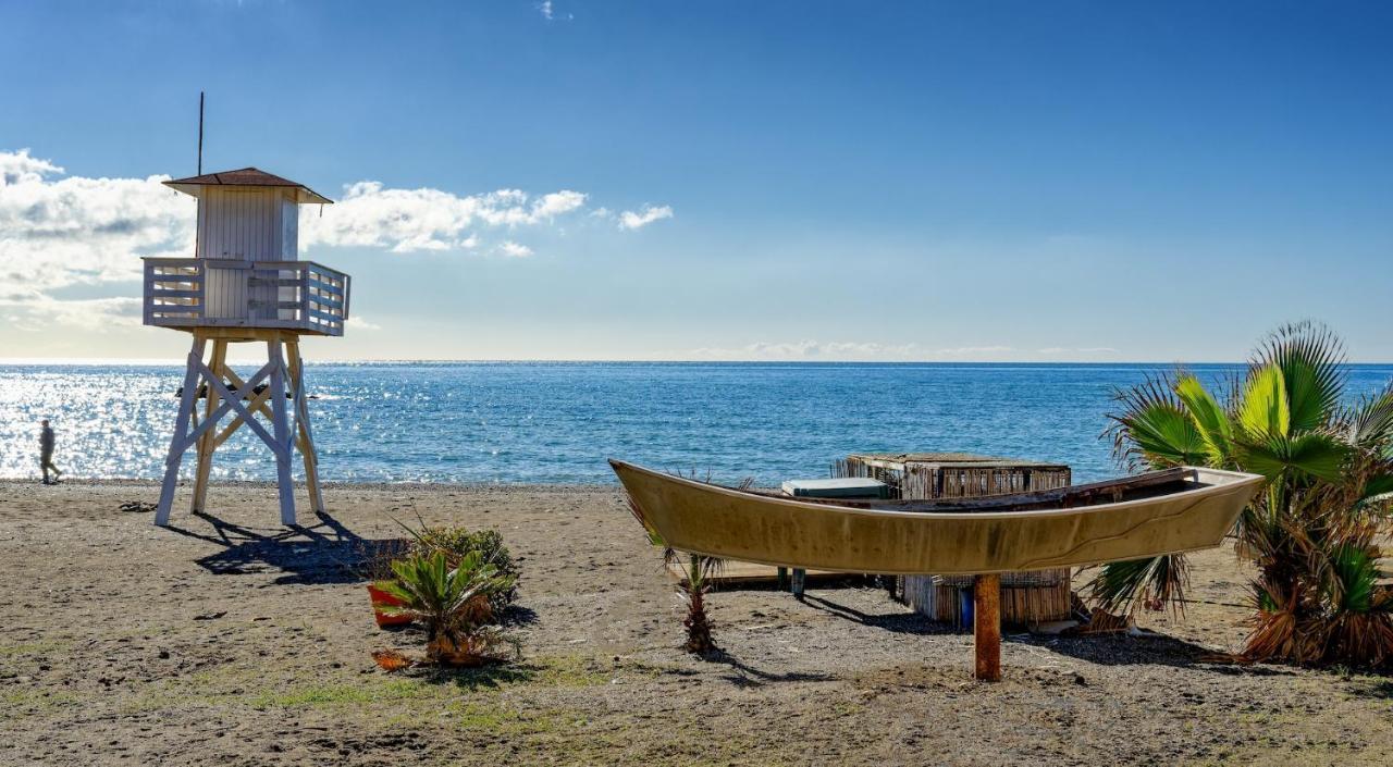 Villa Alboran Beachfront 9Pax Torre de Benagalbon Exterior photo